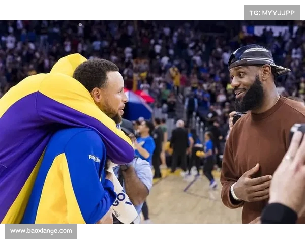 NBA球迷文化探析:从热爱到社区构建,全球粉丝如何塑造篮球生态 NBA球迷文化探析:从热爱到社区构建,全球粉丝如何塑造篮球生态